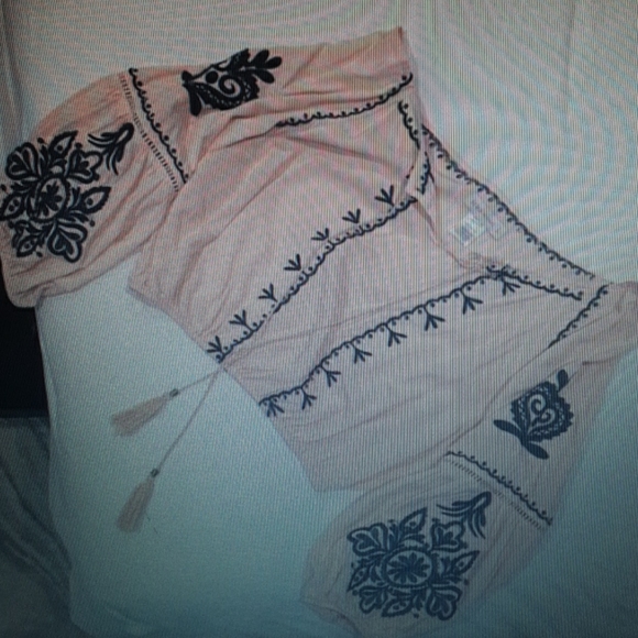 HWA Apparel embroidered crop top Size L - Picture 1 of 6